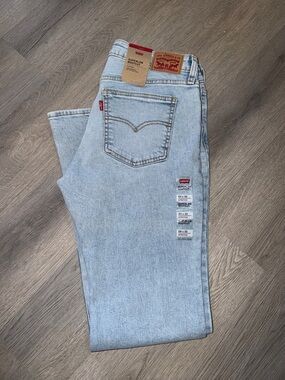 Levi's Women's Superlow Bootcut Jeans in Light Blue Wash 29x32